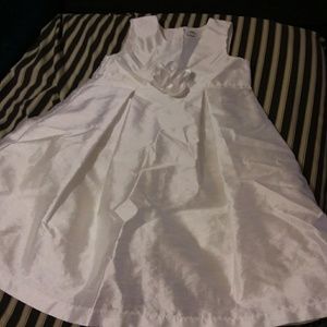 Little girl's dress